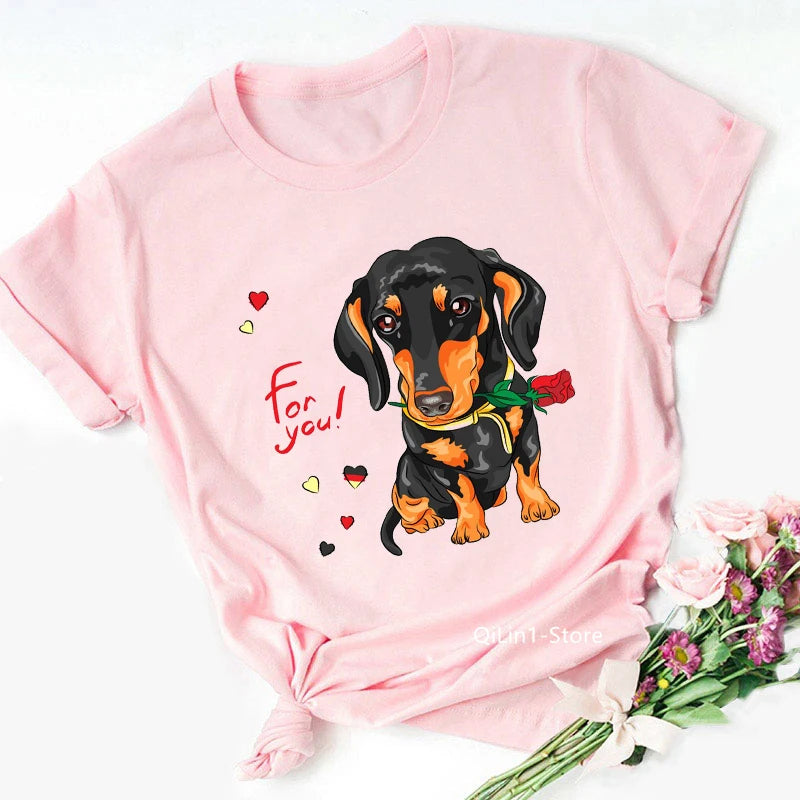 Vintage ‘Dachshund Mom’ Graphic T-Shirt – Pink Casual Tee for Dog Lovers 🐾💖