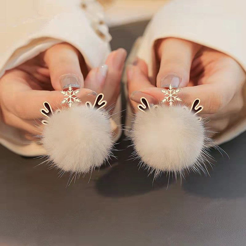 Festive Snowflake Antler Hair Ball Earrings – Cozy Christmas Drop Earrings for Winter Charm ❄️✨