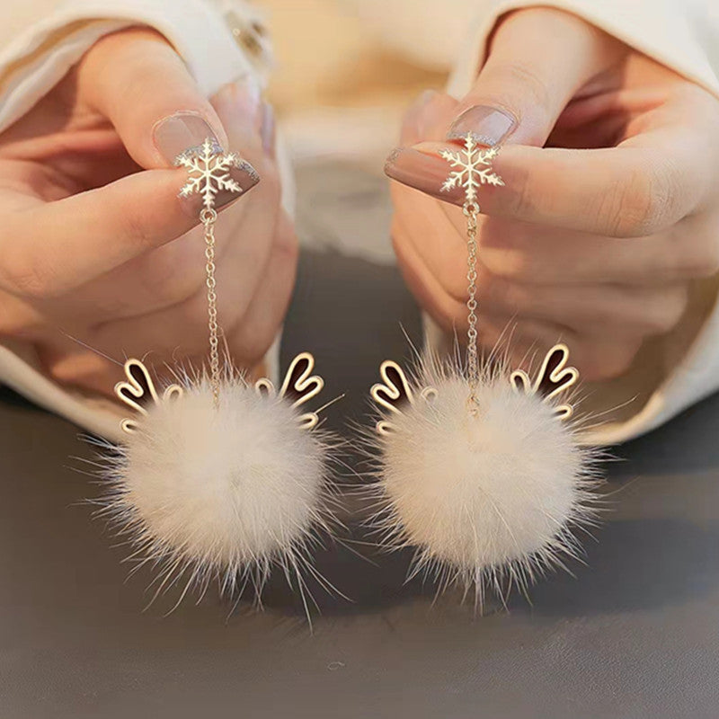 Festive Snowflake Antler Hair Ball Earrings – Cozy Christmas Drop Earrings for Winter Charm ❄️✨