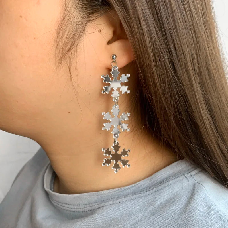 Adorable Snowman & Snowflake Drop Earrings – Festive Acrylic Dangle Earrings for Winter Holiday Style ❄️⛄