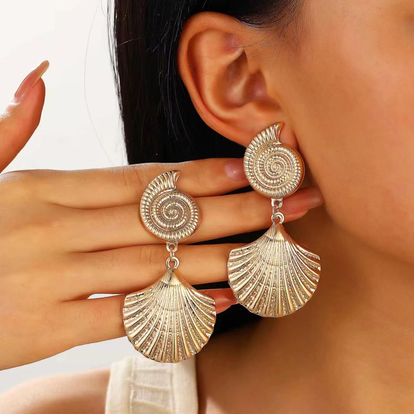 Elegant Ocean Conch Dangle Earrings – Bohemian Shell Earrings for Women, Perfect for Holidays & Parties 🌊✨