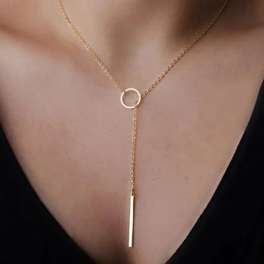 Elegant Stainless Steel Moon Pendant Choker Necklace – Trendy Golden Chain for Women’s Fashion & Everyday Glam ✨🌙