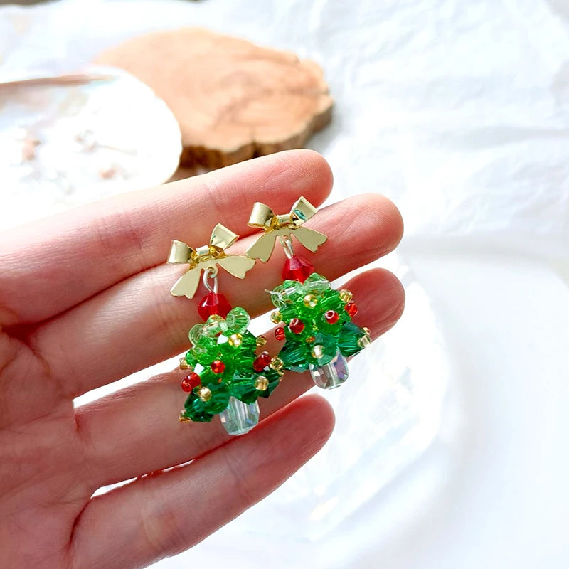 Festive 3D Christmas Tree Beaded Earrings – Handmade Crystal Drop Earrings with Bowknot for Holiday Cheer 🎄✨