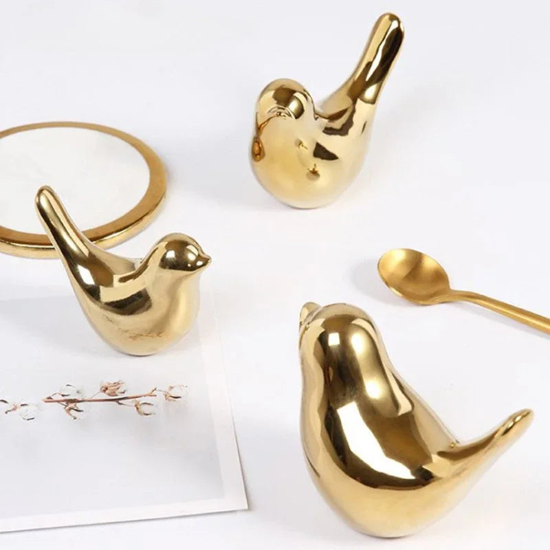 Elegant Golden Ceramic Bird Figurines – Modern Luxury Decorative Ornaments for Home & Wedding Decor ✨🐦