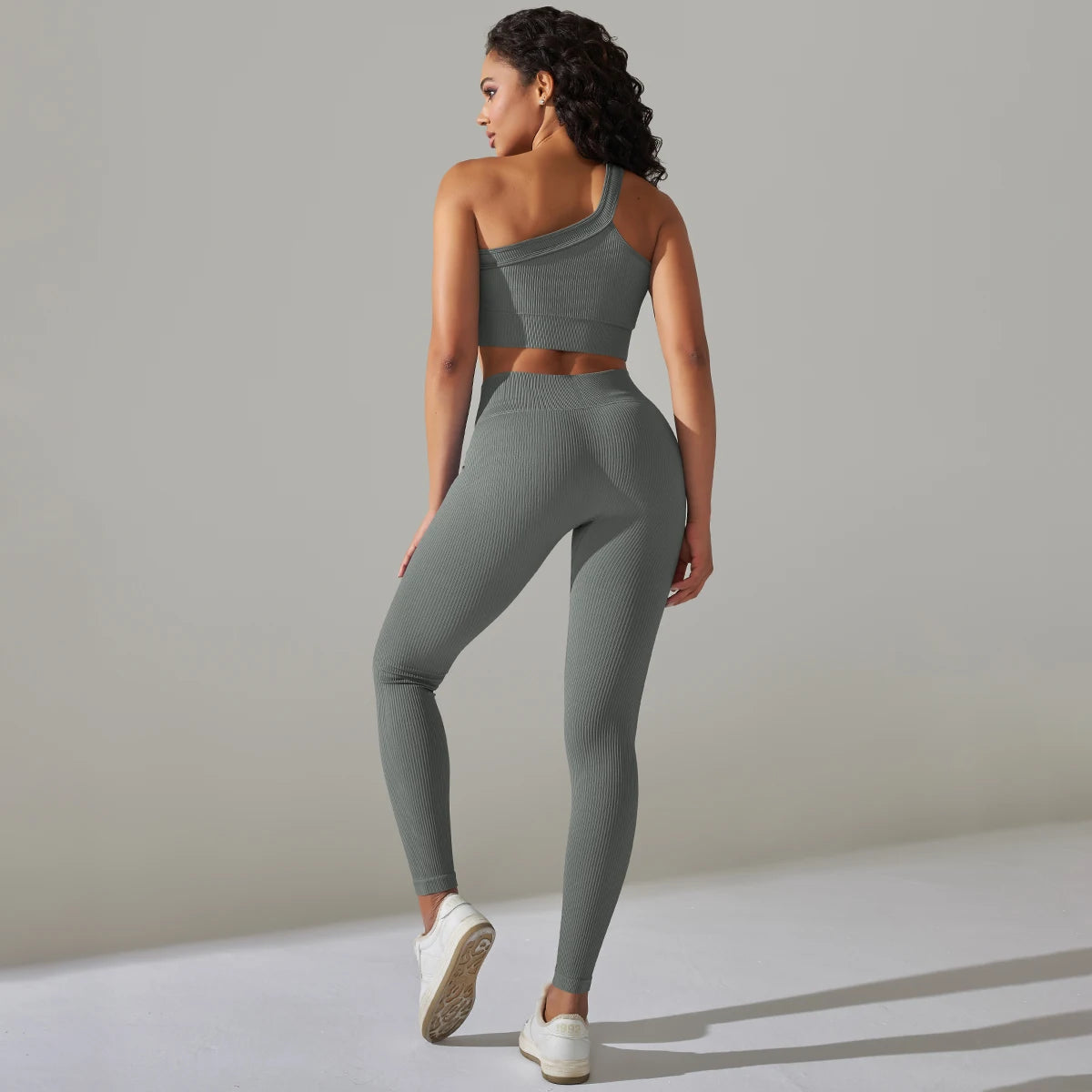 Seamless Yoga Set for Women – Sexy Crop Top, Bra, Leggings & Shorts Workout Outfit for Fitness and Gym