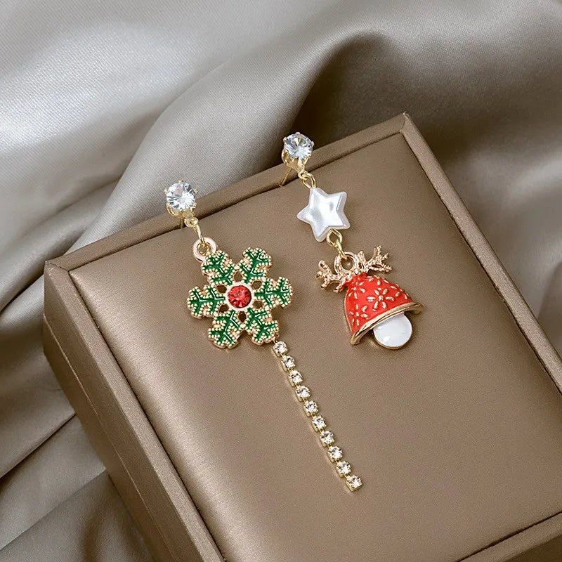 Charming Christmas Tree & Snowflake Tassel Earrings – Festive Asymmetric Holiday Jewelry for Women 🎅🎄✨