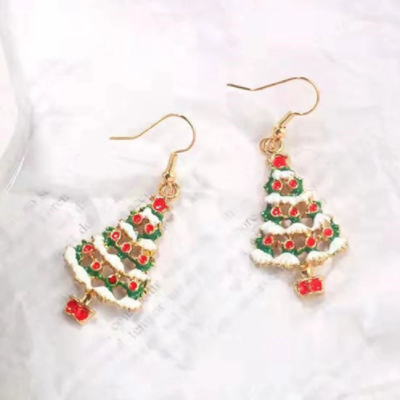 Charming Christmas Tree & Snowflake Tassel Earrings – Festive Asymmetric Holiday Jewelry for Women 🎅🎄✨