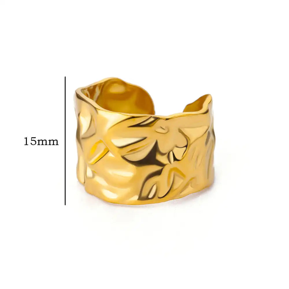 Elegant Gold Stainless Steel Pleated Geometric Ring – Adjustable Statement Jewelry for Women ✨💍