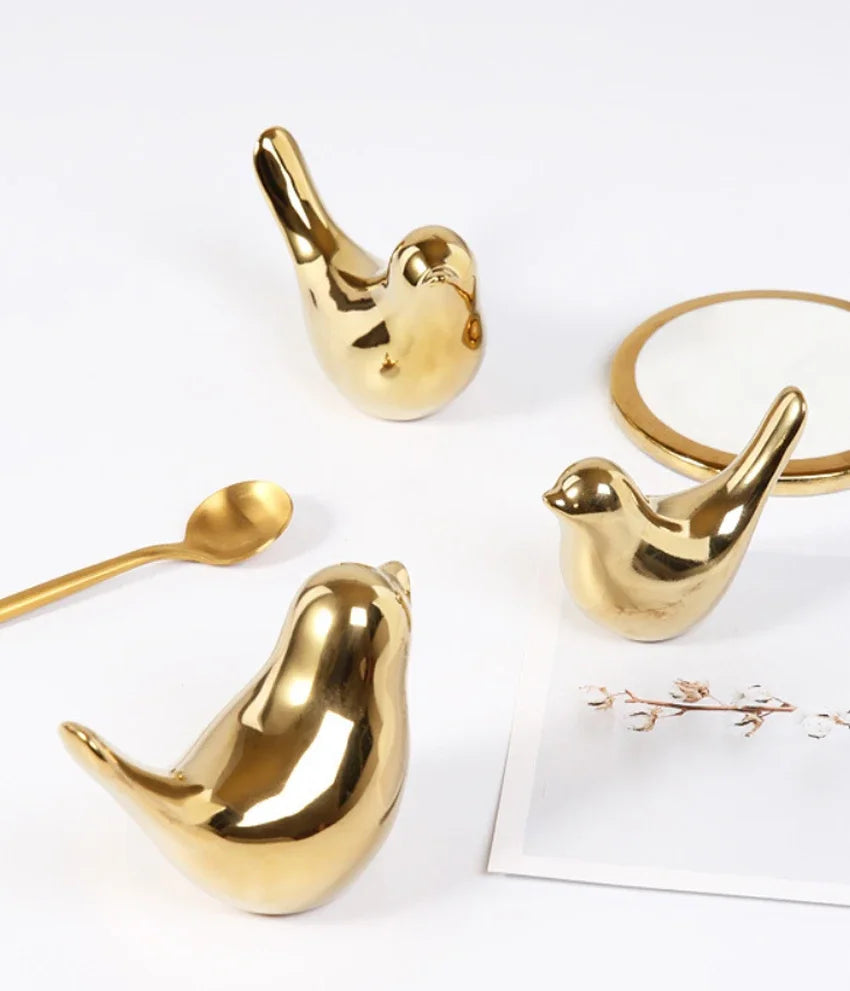 Elegant Golden Ceramic Bird Figurines – Modern Luxury Decorative Ornaments for Home & Wedding Decor ✨🐦